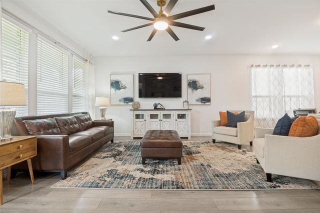 656 Bethpage Drive, Red Oak, TX 75154