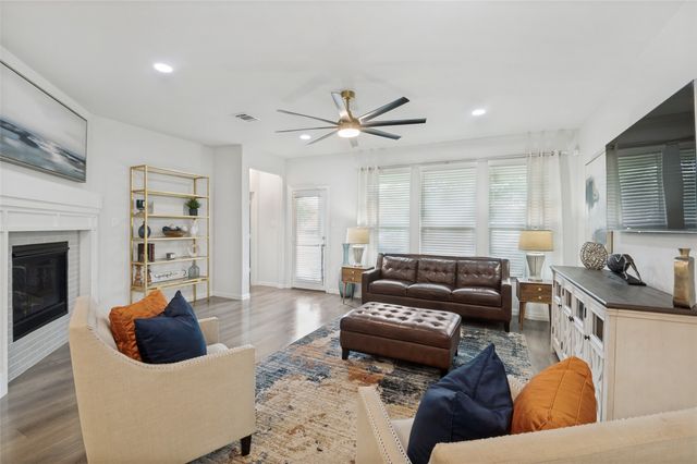 656 Bethpage Drive, Red Oak, TX 75154
