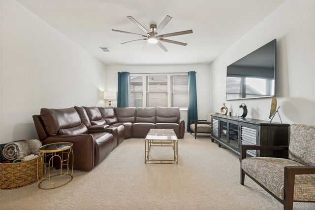 656 Bethpage Drive, Red Oak, TX 75154