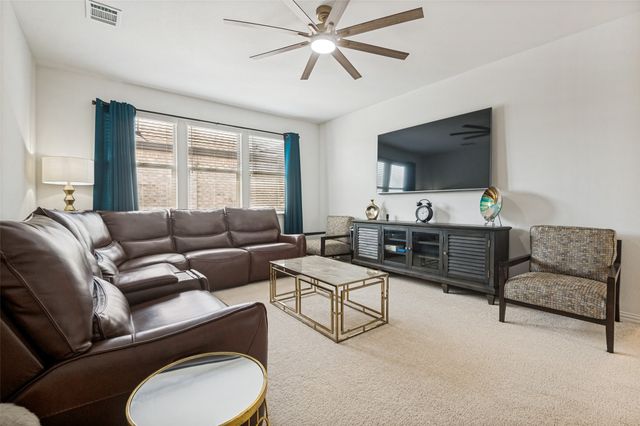 656 Bethpage Drive, Red Oak, TX 75154