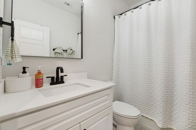 656 Bethpage Drive, Red Oak, TX 75154