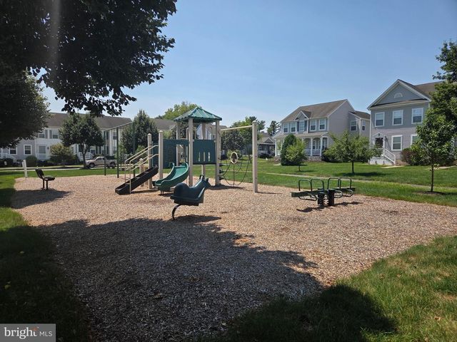 203 HEATHERSAGE DR, Marietta, PA 17547