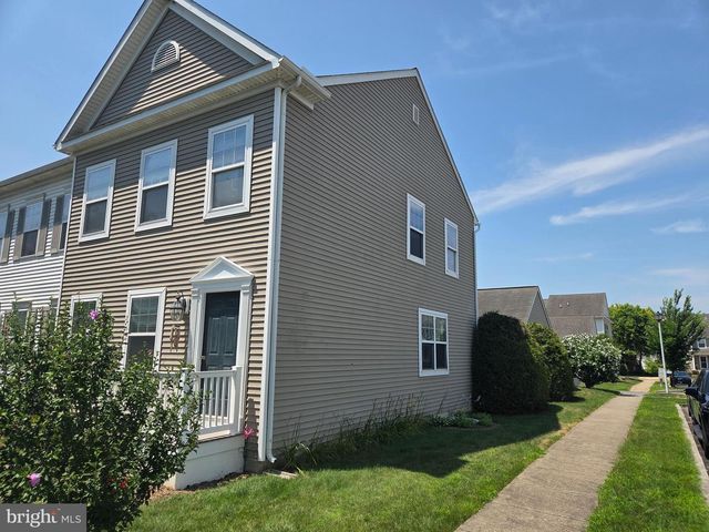 203 HEATHERSAGE DR, Marietta, PA 17547