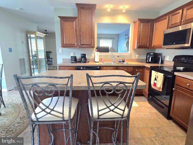 203 HEATHERSAGE DR, Marietta, PA 17547