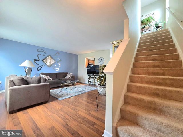 203 HEATHERSAGE DR, Marietta, PA 17547