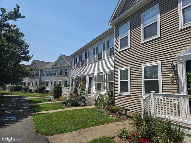 203 HEATHERSAGE DR, Marietta, PA 17547