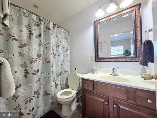 203 HEATHERSAGE DR, Marietta, PA 17547