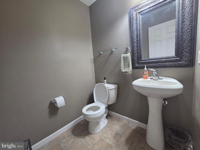 203 HEATHERSAGE DR, Marietta, PA 17547