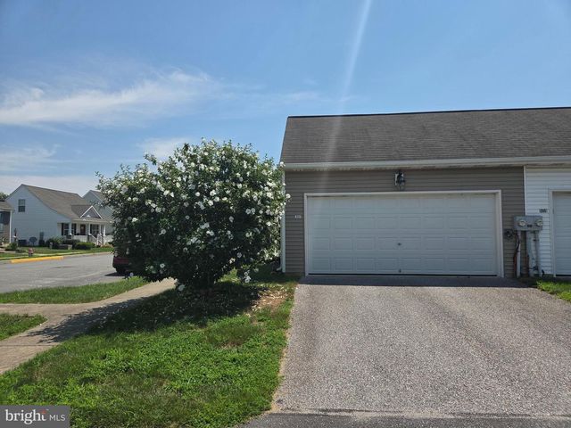 203 HEATHERSAGE DR, Marietta, PA 17547