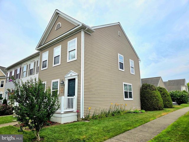 203 HEATHERSAGE DR, Marietta, PA 17547