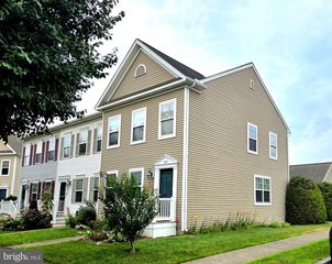 203 HEATHERSAGE DR, Marietta, PA 17547