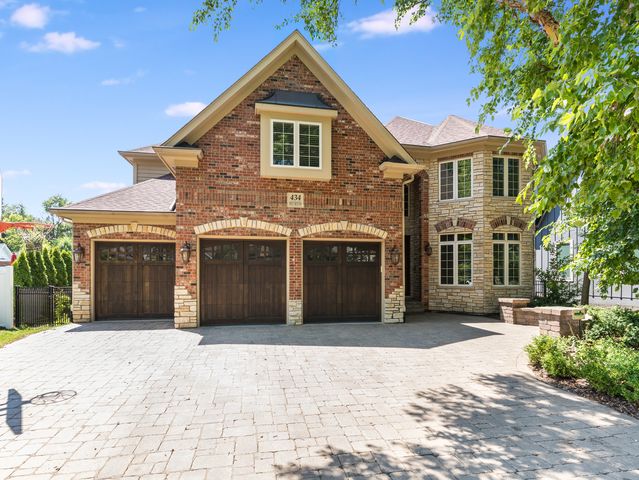 434 W Benton Avenue, Naperville, IL 60540