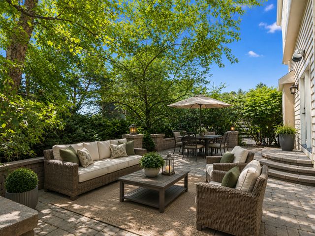 434 W Benton Avenue, Naperville, IL 60540