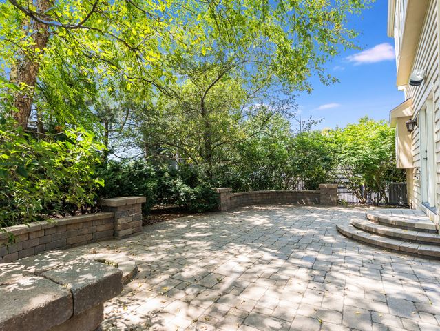 434 W Benton Avenue, Naperville, IL 60540