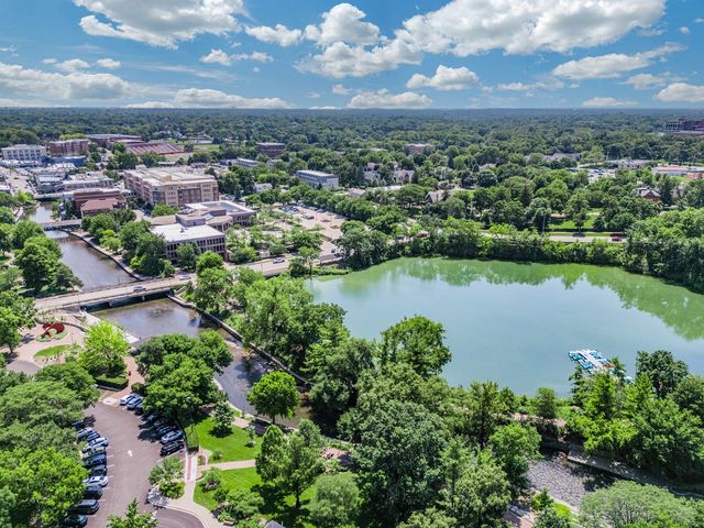 434 W Benton Avenue, Naperville, IL 60540