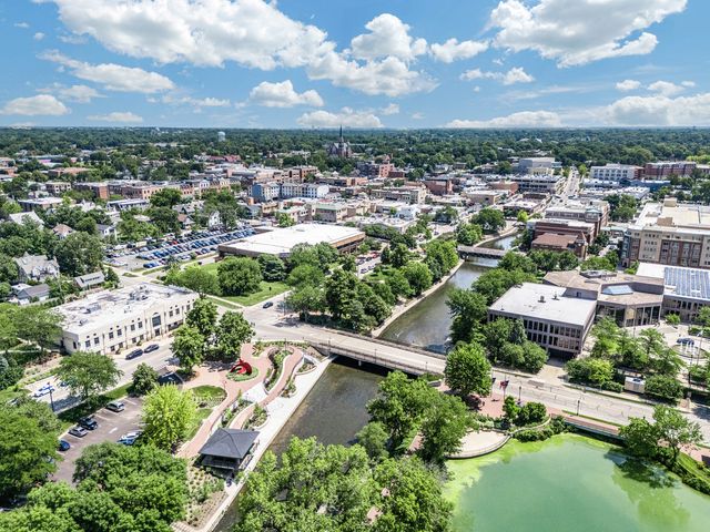 434 W Benton Avenue, Naperville, IL 60540