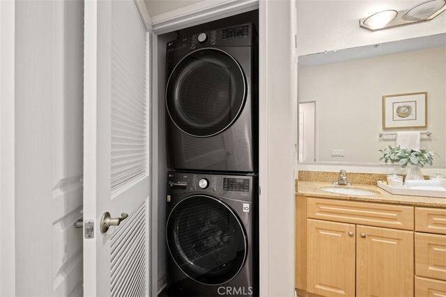 3458 Watermarke, Irvine, CA 92612