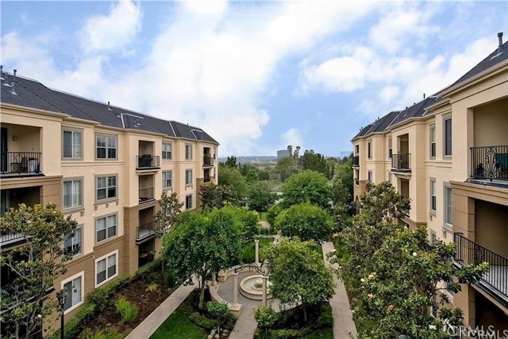 3458 Watermarke, Irvine, CA 92612