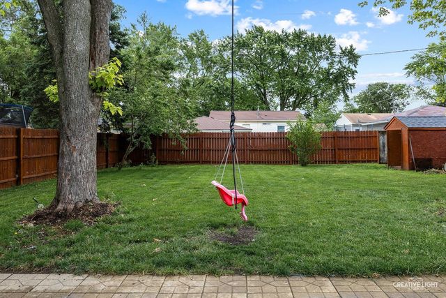 711 Town Road, West Chicago, IL 60185