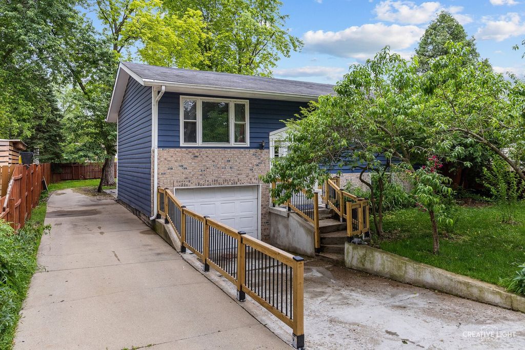 711 Town Road, West Chicago, IL 60185