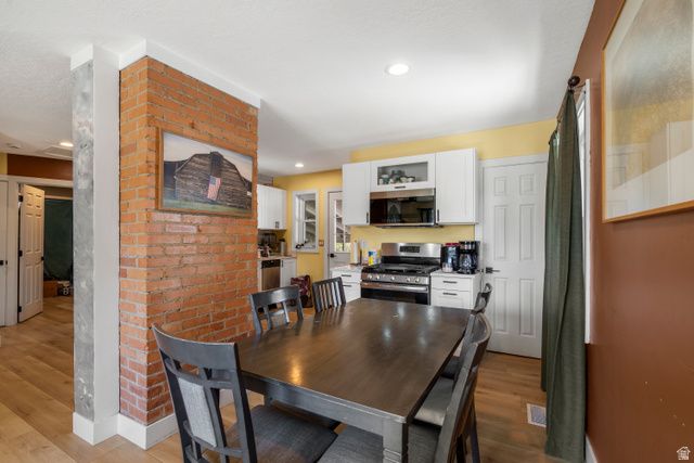 121 ROSS DR, Clearfield, UT 84015
