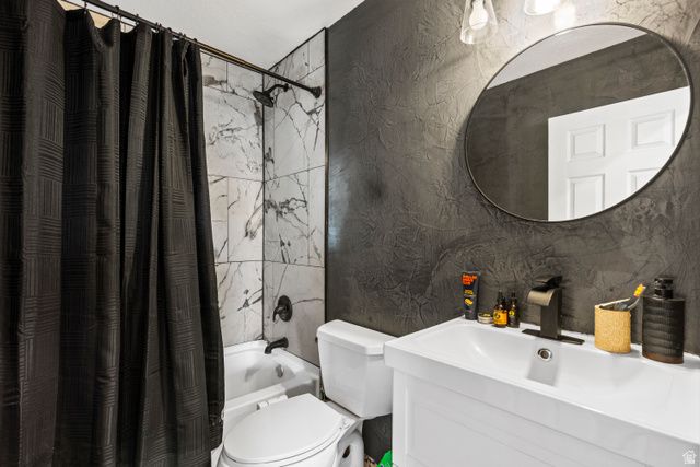 121 ROSS DR, Clearfield, UT 84015