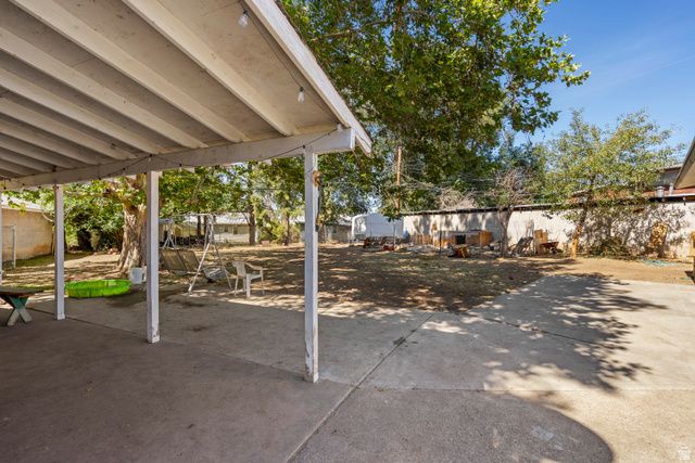 121 ROSS DR, Clearfield, UT 84015