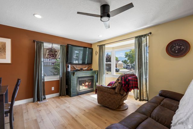 121 ROSS DR, Clearfield, UT 84015