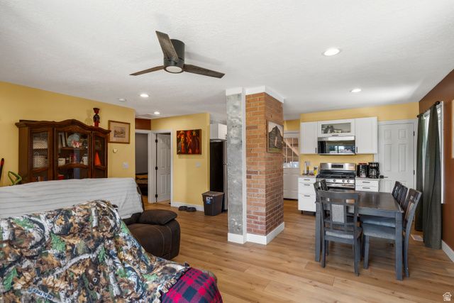 121 ROSS DR, Clearfield, UT 84015