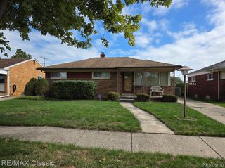 25624 Collingwood Street, Roseville, MI 48066
