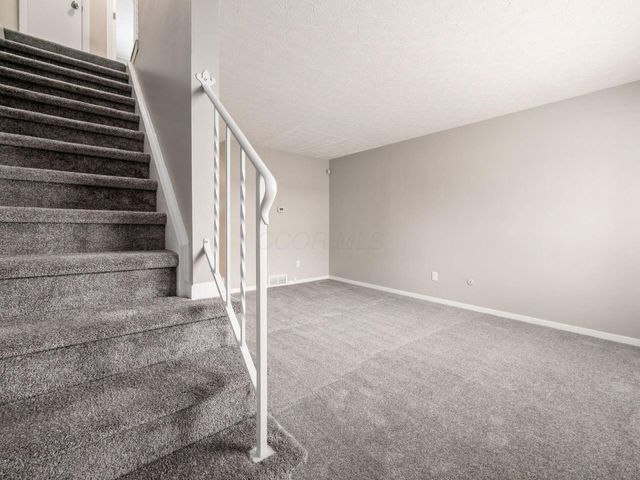 3815 Queen Anne Place, B19, Grove City, OH 43123