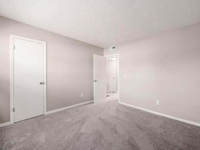 3815 Queen Anne Place, B19, Grove City, OH 43123