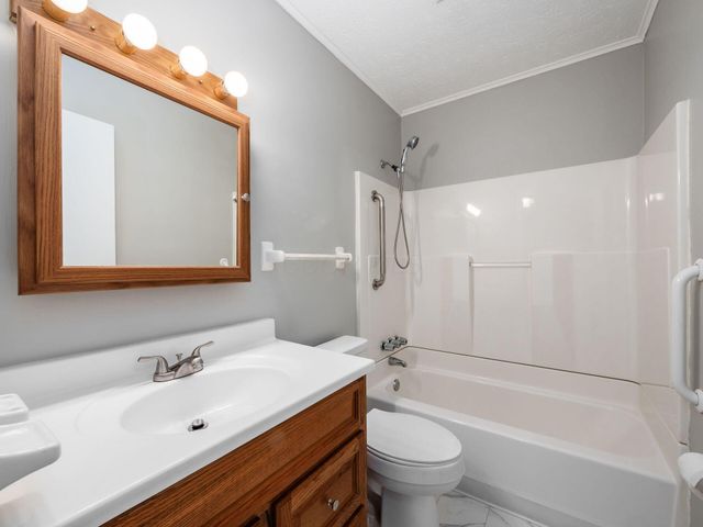 3815 Queen Anne Place, B19, Grove City, OH 43123