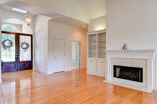 11 Outpost Ln, Hilton Head Island, SC 29928