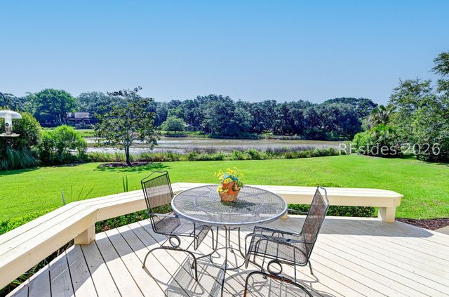 11 Outpost Ln, Hilton Head Island, SC 29928