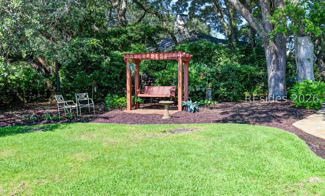 11 Outpost Ln, Hilton Head Island, SC 29928