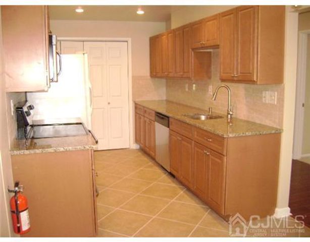 107-B Chatham Drive B, Monroe, NJ 08831