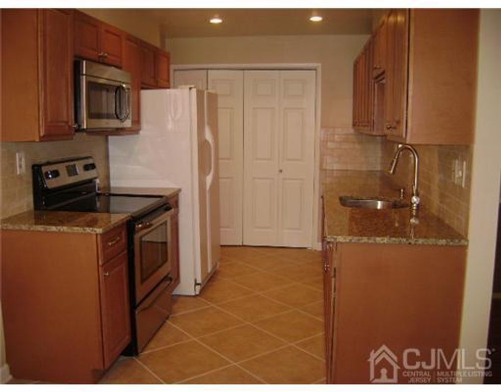 107-B Chatham Drive B, Monroe, NJ 08831