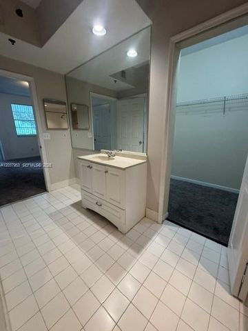 3255 NE 184th St 12116, Aventura, FL 33160