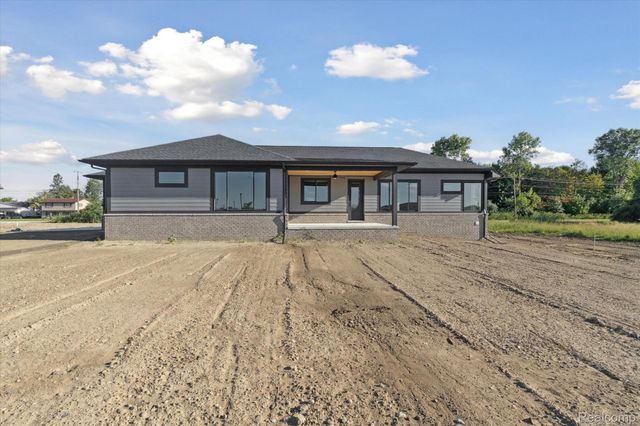 30060 Hickey Road, Chesterfield Township, MI 48051