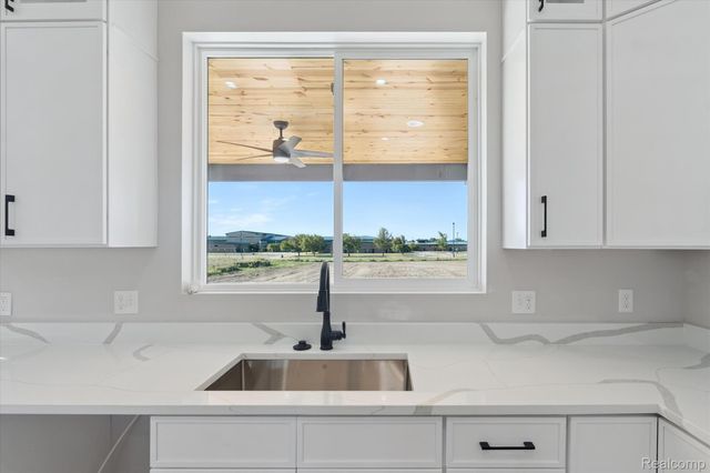 30060 Hickey Road, Chesterfield Township, MI 48051