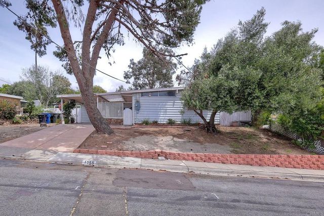 1085 Las Bancas Court, Chula Vista, CA 91911