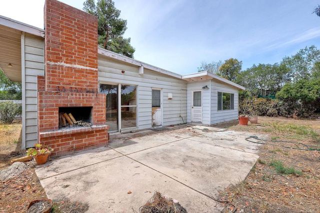 1085 Las Bancas Court, Chula Vista, CA 91911