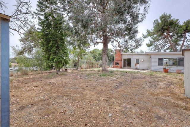 1085 Las Bancas Court, Chula Vista, CA 91911