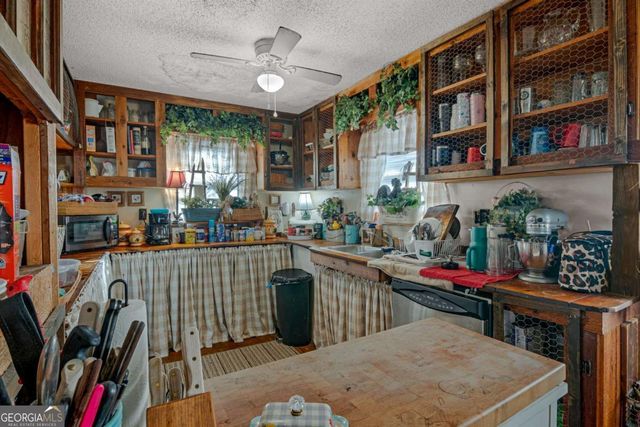 3411 Floyd Drive, Blackshear, GA 31516