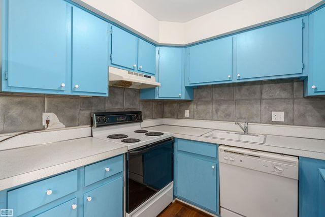 29200 Gloede Street, Warren, MI 48088