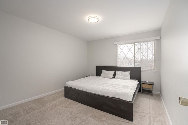 29200 Gloede Street, Warren, MI 48088