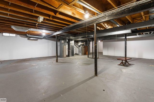 29200 Gloede Street, Warren, MI 48088