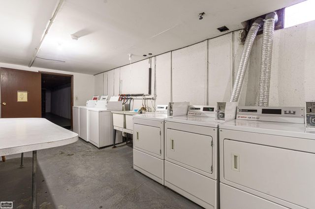 29200 Gloede Street, Warren, MI 48088