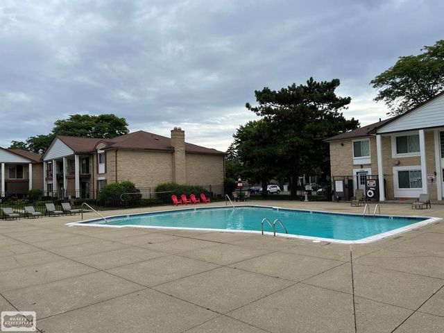 29200 Gloede Street, Warren, MI 48088